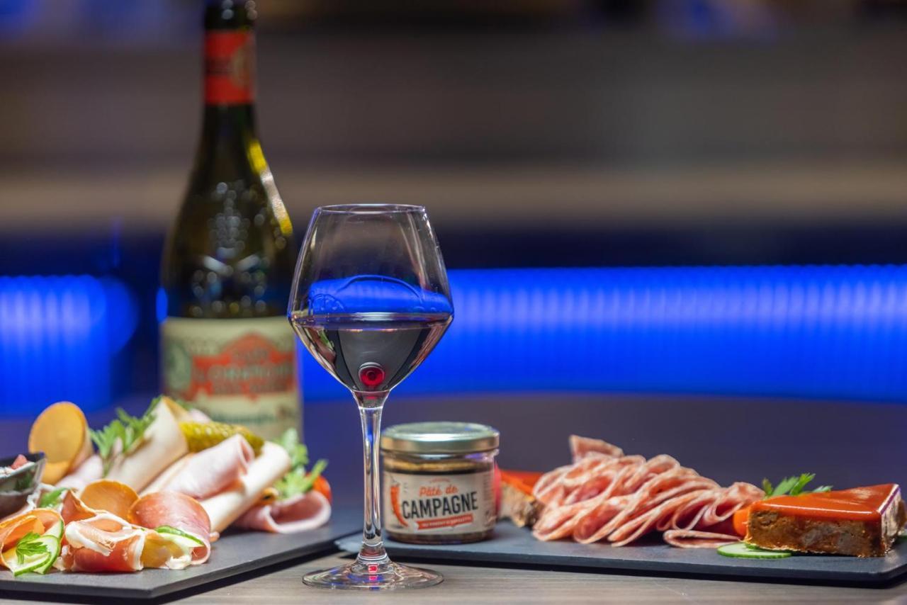 Mercure Paris Massy Gare Tgv Bagian luar foto