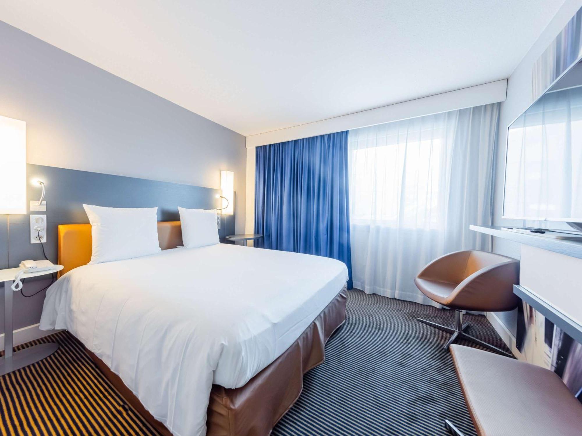Mercure Paris Massy Gare Tgv Bagian luar foto